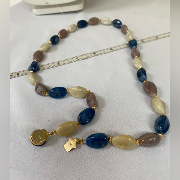 Group of three blue tone necklaces - Picture 10 of 11